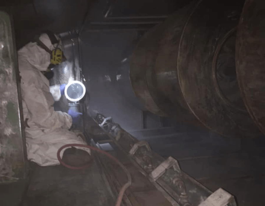 Technicien décontamination conduits ventilation commerciale